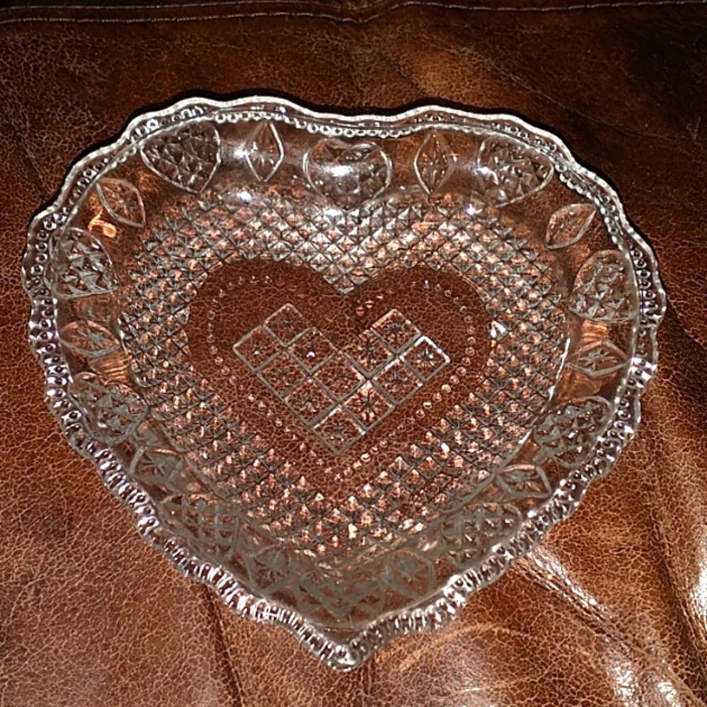 Avon vintage vanity ring display dish